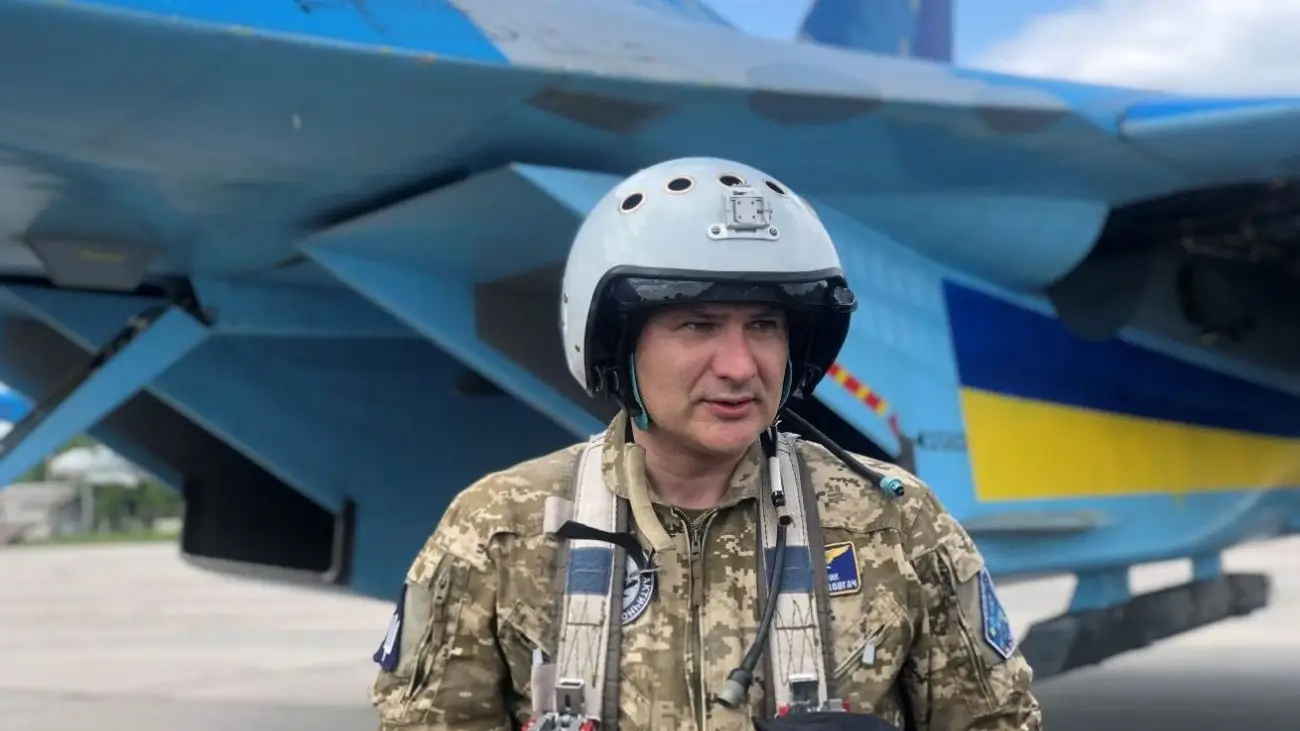 На сході України загинув легендарний льотчик і Герой України Олександр Довгач