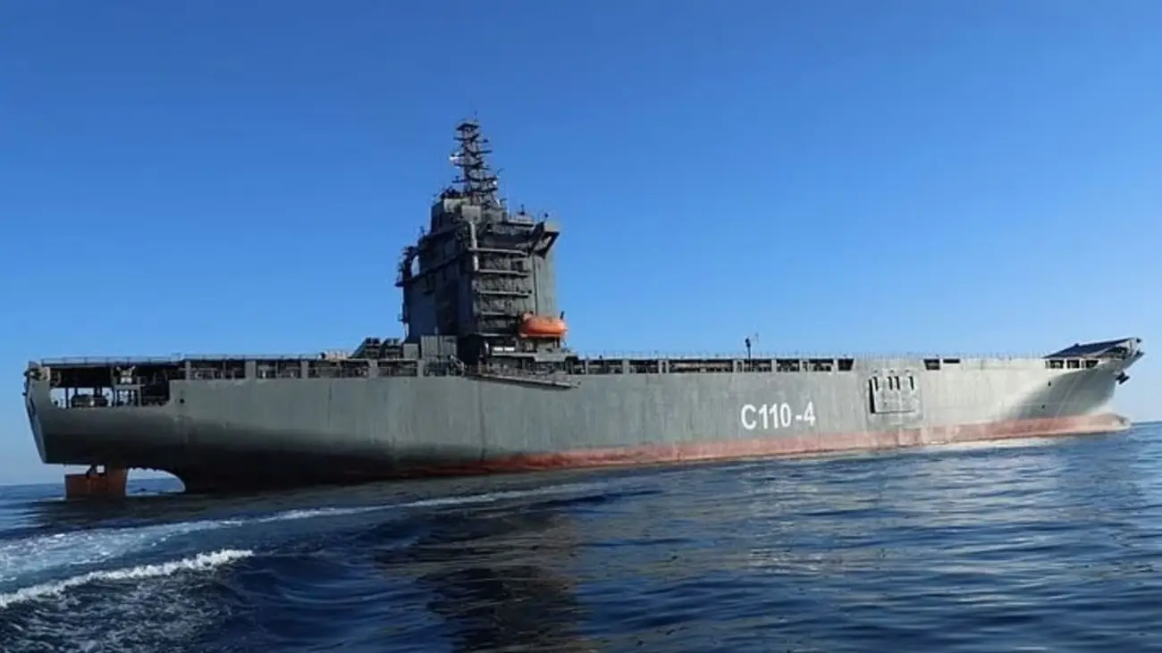 Гордість флоту Ірану: США потопили перший у світі авіаносець дронів.