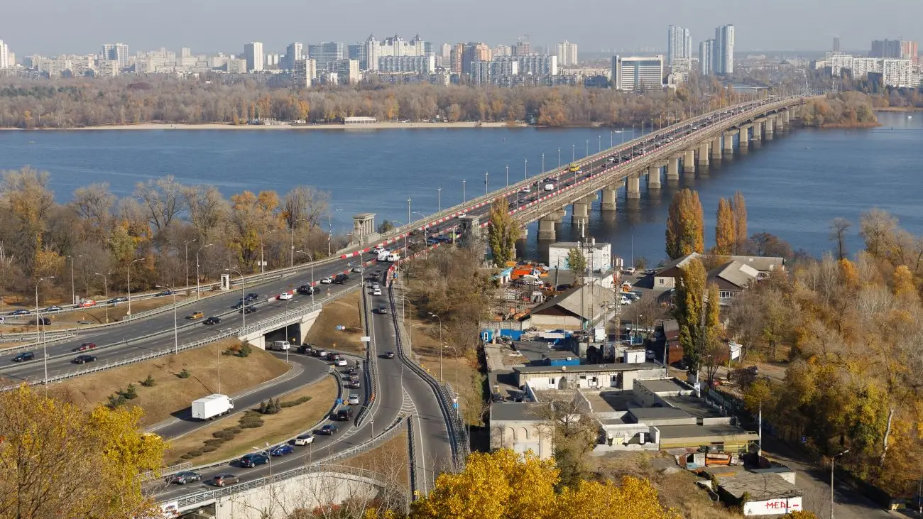 Рух мостом Патона у Києві дозволений, але з обмеженнями: що повідомила влада