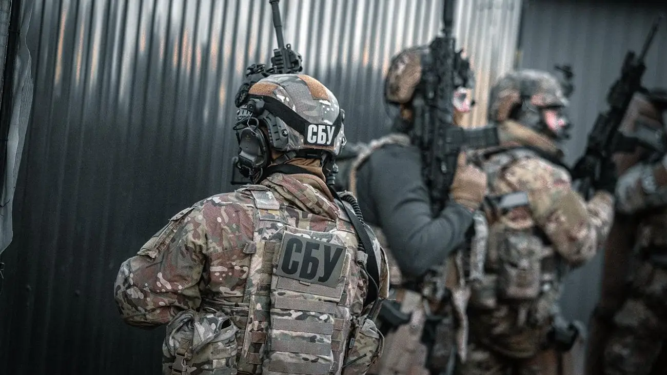 Викрили «янтарну» схему: заступників керівників облуправлінь СБУ затримали на хабарі