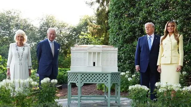 Камілла та Меланія Трамп з’явилися у ніжних образах