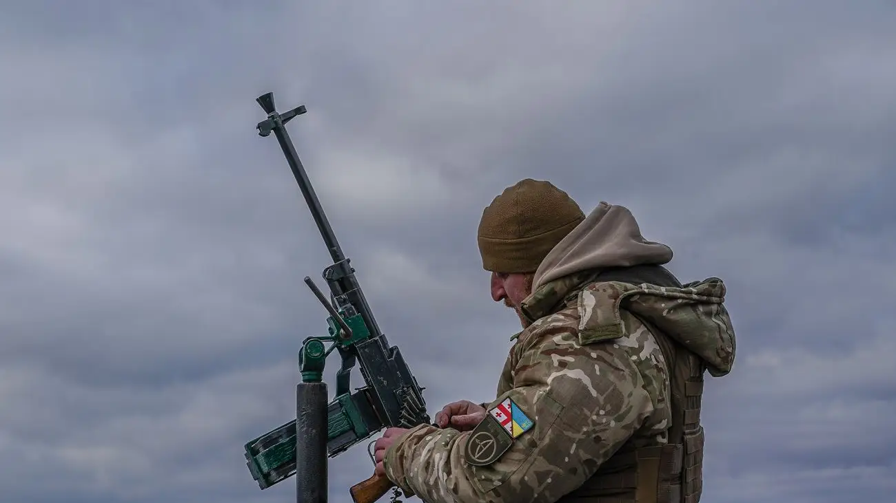 Дрони летіли з семи напрямків, було понад 20 «прильотів»: деталі нічної атаки РФ.
