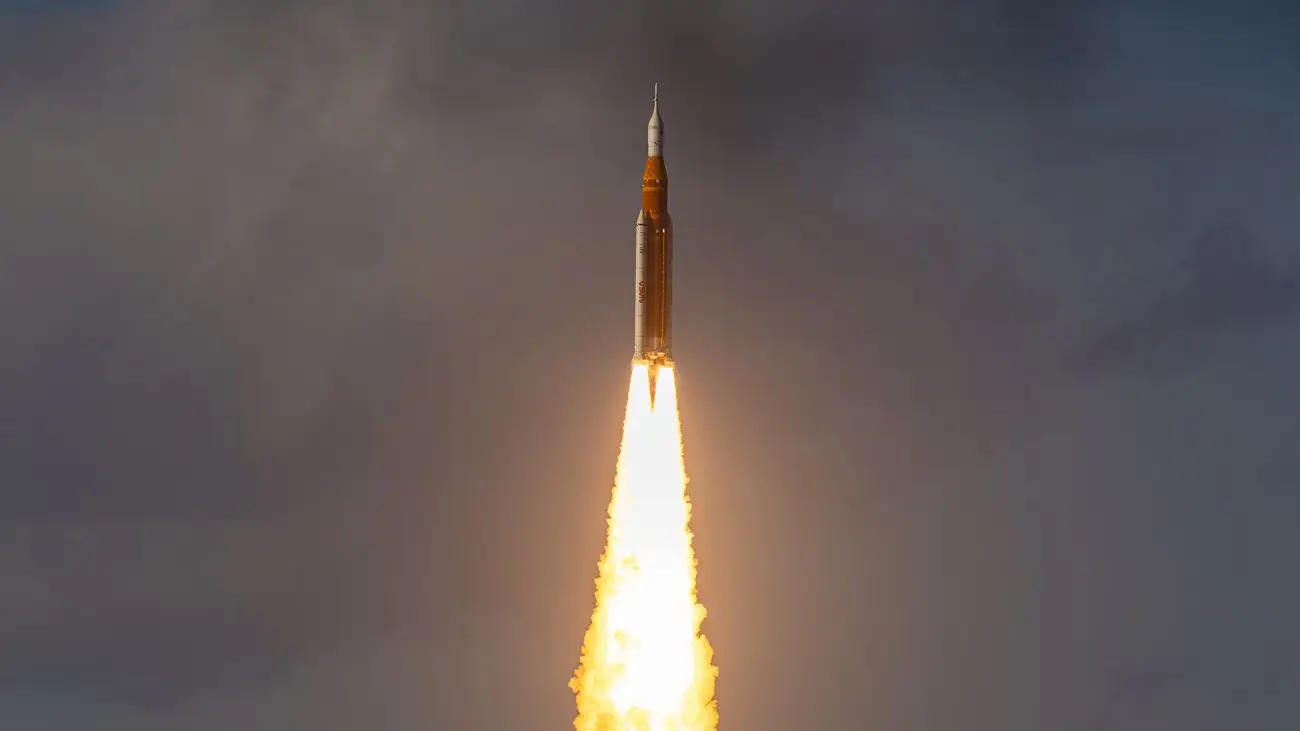 Місія Artemis II зіткнулася з першими труднощами: що сталося під час польоту до Місяця