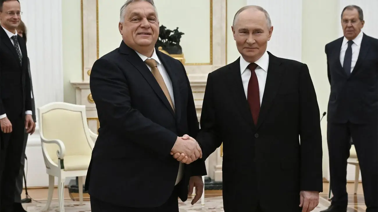Путін доручив підтримати Орбана на виборах у Угорщині: у Будапешті працюють російські політтехнологи, — ЗМІ