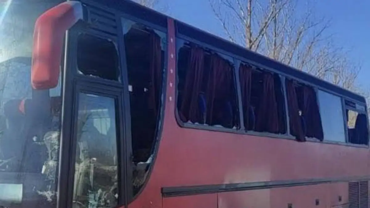росіяни вдарили по рейсовому автобусу на Харківщині: загинули троє людей, є поранені