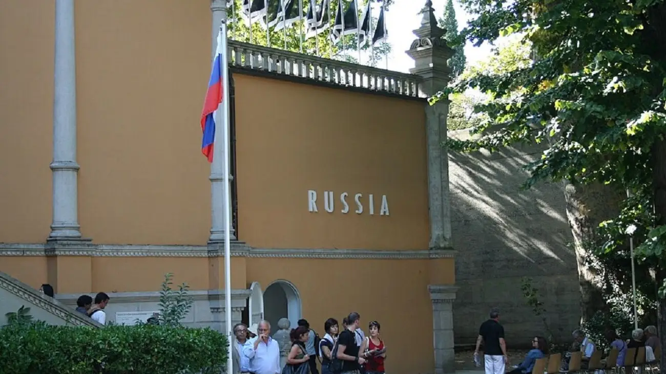 Єврокомісія пригрозила припинити фінансування Венеційської бієнале через повернення РФ