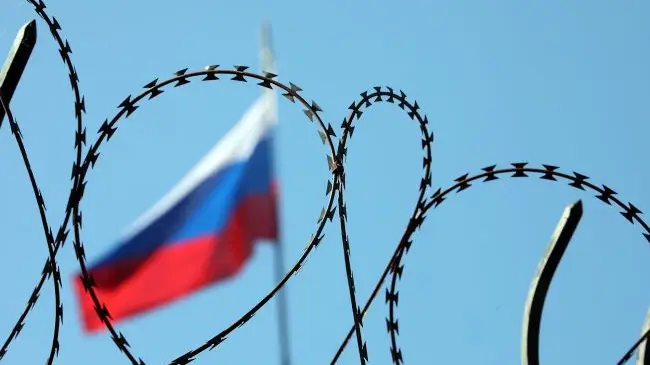 Наймасштабніші санкції за два роки: ЄС б’є по нафті, банках і ВПК РФ