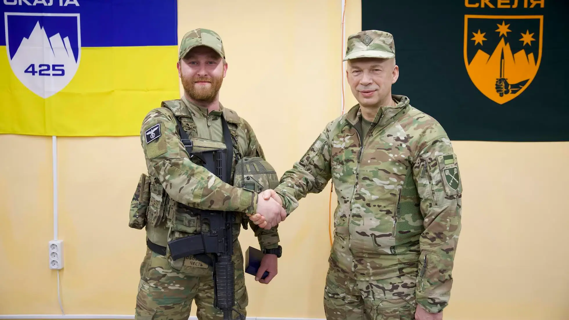 Бойовий медик полку «Скеля» зі Львівщини нагороджений «Золотим Хрестом» від Сирського