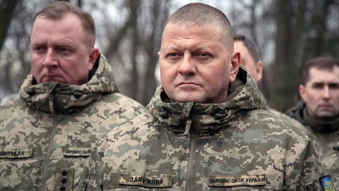 Хто насправді входить до оточення Валерія Залужного і чи має він політичний штаб