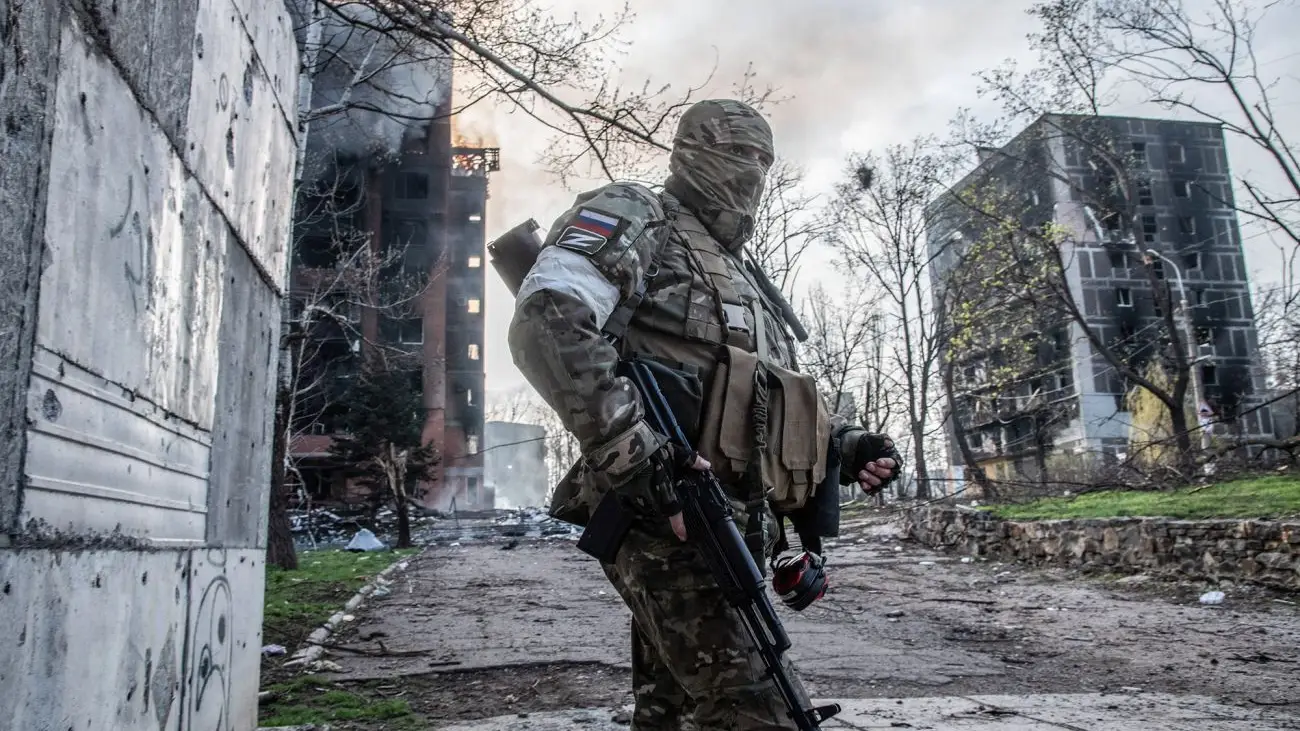 Залізна дорога в руїнах: навіщо РФ терміново поєднує Донецьк та Маріуполь