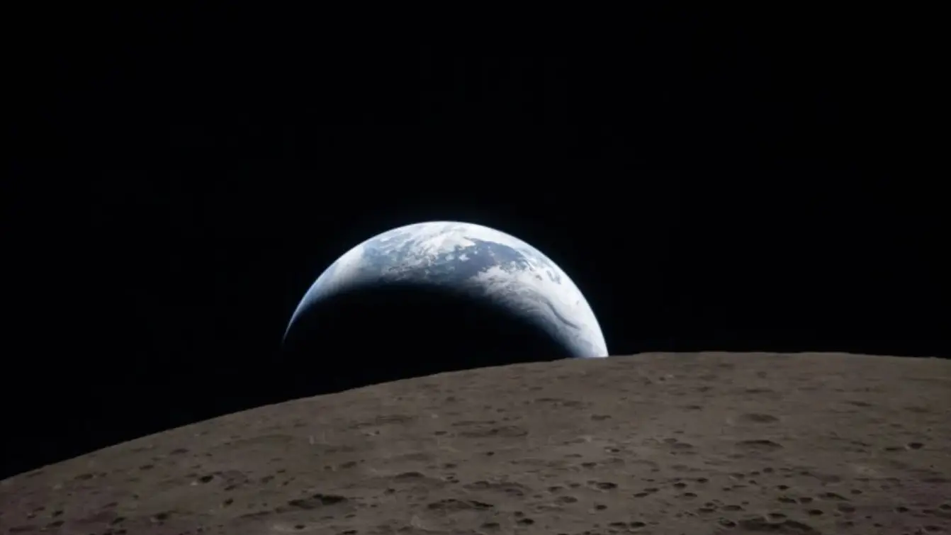 Земля «заходить» за Місяць: відео з місії Artemis-2 стало вірусним
