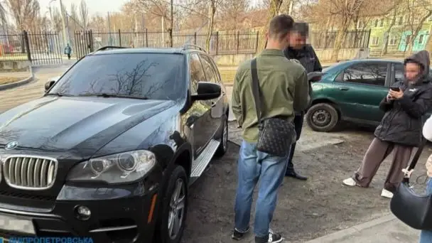 Шахрайські схеми продажу авто для ЗСУ в Україні: Національна поліція закликає до обережності