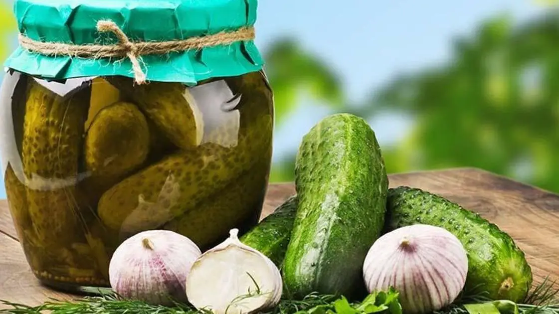 Чим замінити оцет у банках: 7 продуктів для огірків і помідорів