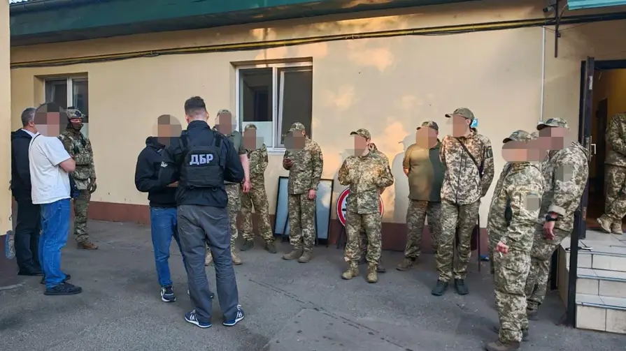 ДБР заявило про схему в ТЦК на Одещині: чоловіків били, утримували й залякували