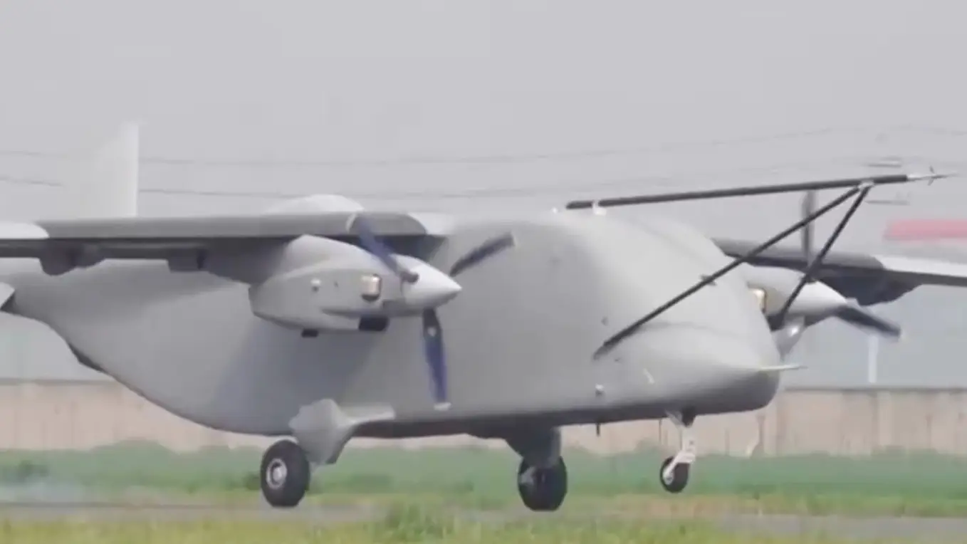 У Китаї представили найважчий у світі вантажний дрон CY-8 з дальністю польоту до 3000 км