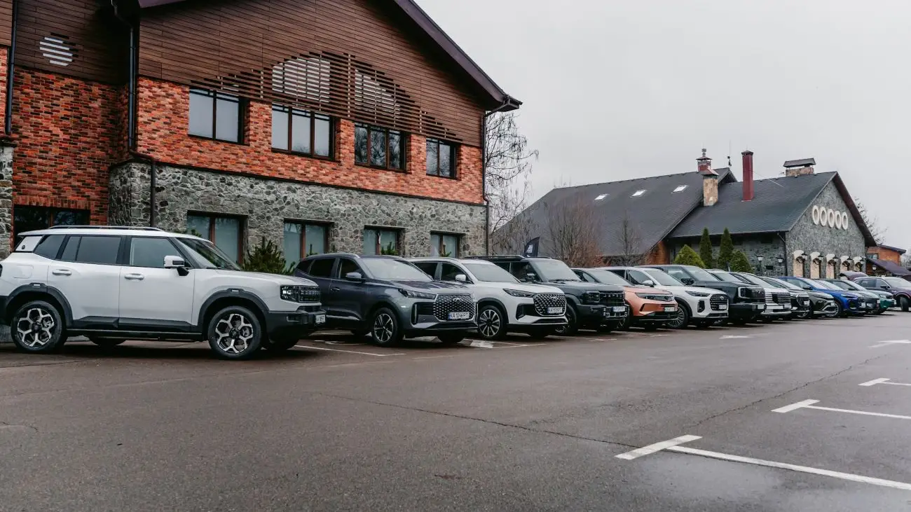 Тільки кросовери? В Україні визначили десятку фіналістів «Авто року 2026».