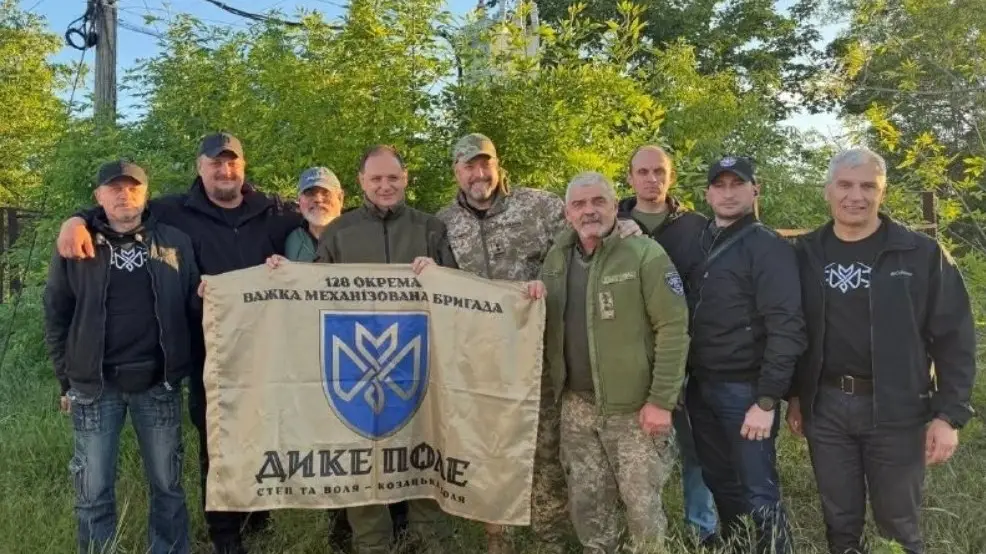 Дрон ударив по авто: Олега Тягнибока поранили на фронті