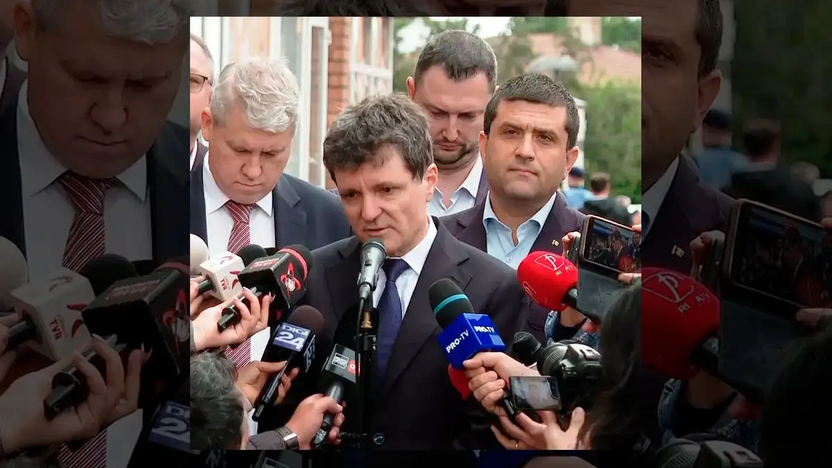 Дрон упав у Румунії після роботи ППО України: президент Дан пояснив траєкторію