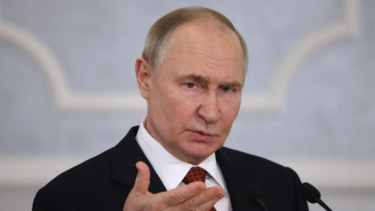 Росія може урізати витрати бюджету на 10% через падіння доходів від нафти і газу