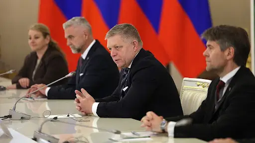 Фіцо привіз путіну сигнал від Зеленського: у Кремлі назвали умову для зустрічі
