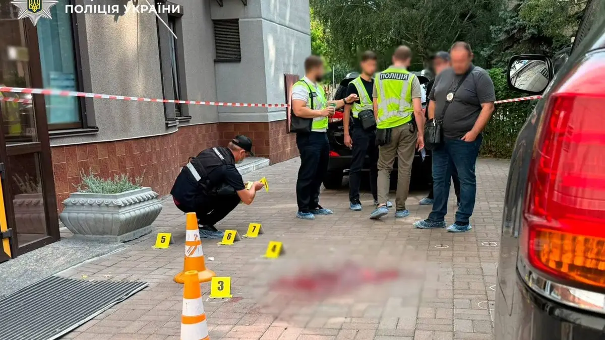 Фото! Ще одна стрілянина у Києві: є постраждалий, озброєного нападника шукає спецпідрозділ КОРД