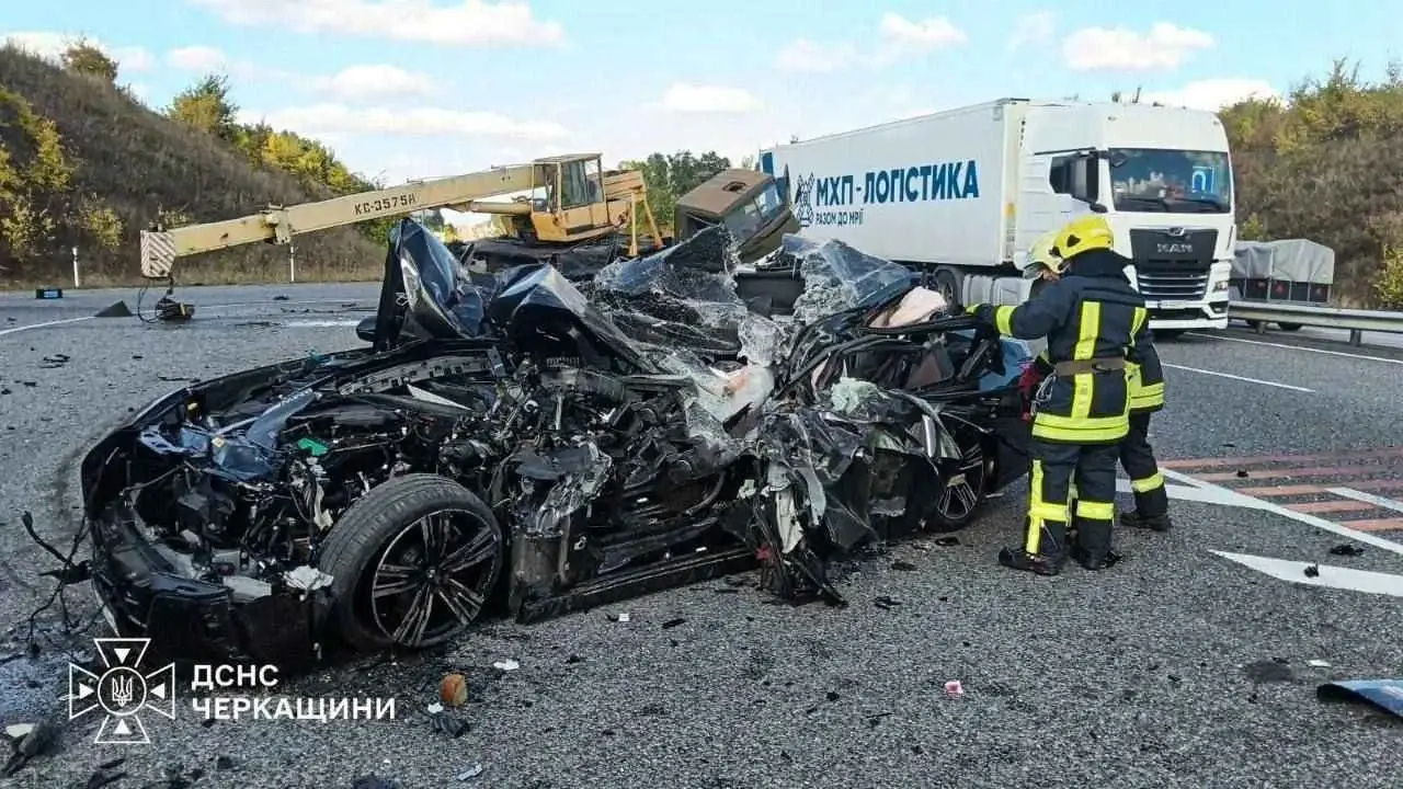 Фото! Власник «Класс» Олександр Лобановський загинув у ДТП: BMW зіткнувся з автокраном