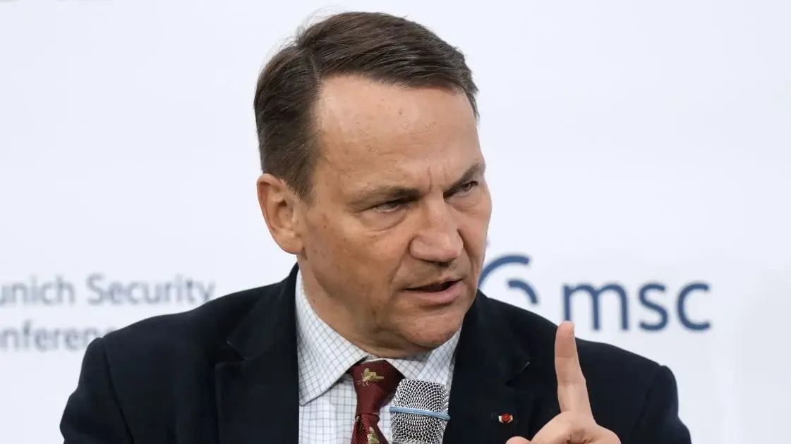 Геніально! Сікорський запропонував НАТО відтягнути війська РФ від України навчаннями біля Калінінграда