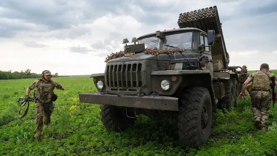 «Гради» повертаються: як стара РСЗВ виживає в епоху дронів