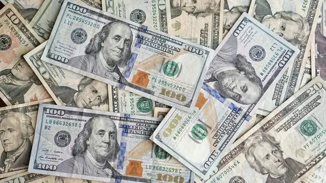 Якого року долари недійсні та чи можна обміняти старі купюри в Україні