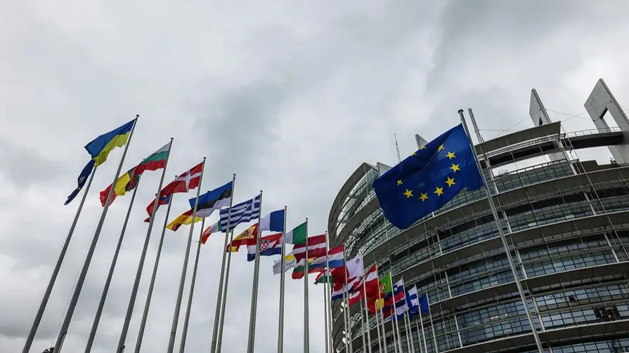ЄС завдає 21-го удару по росії: Греція погодила компроміс, санкції затвердять уже 23 липня