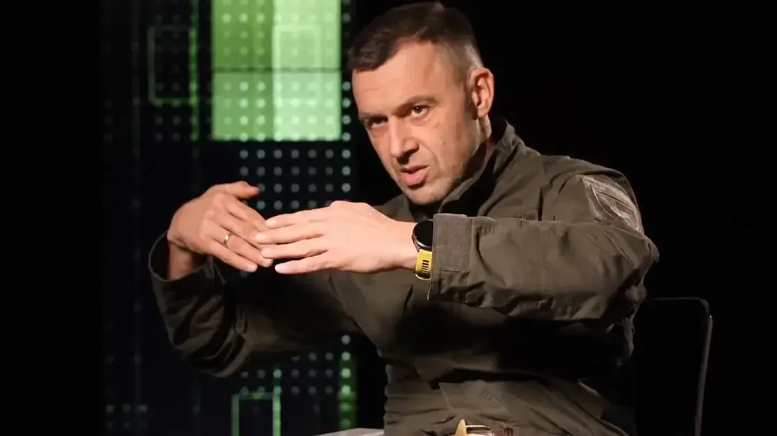Хто такий Андрій Оністрат: від банкіра та Ironman до командира ударних БпЛА і війни разом із сином