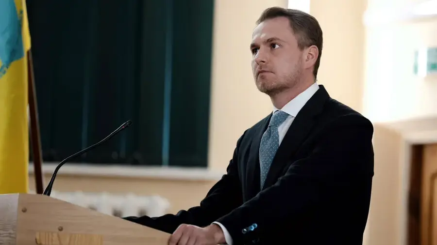 Кравченко виїхав з України на преміумтаксі Mercedes: куди міг вирушити ексгенпрокурор
