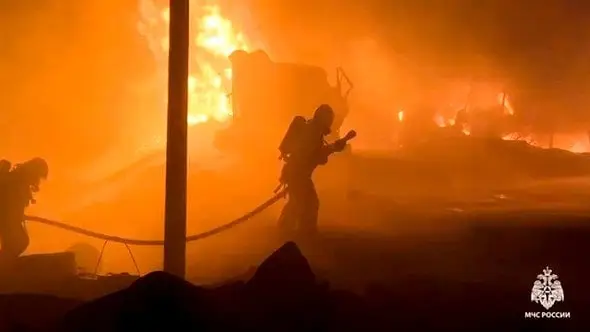 Нова атака дронів на Росію: вибухи і пожежі в Таганрозі