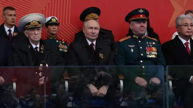 Парад путіна виявив страх Кремля: WSJ побачила сигнал перелому у війні