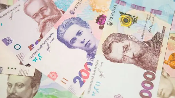 Пенсійні надбавки для почесних донорів: які права мають українці