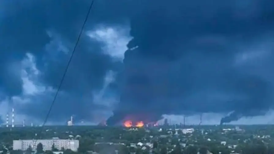 Перемога вже близько! Удар дронів зупинив один із найбільших НПЗ Росії: Рязань може простоювати 2 тижні