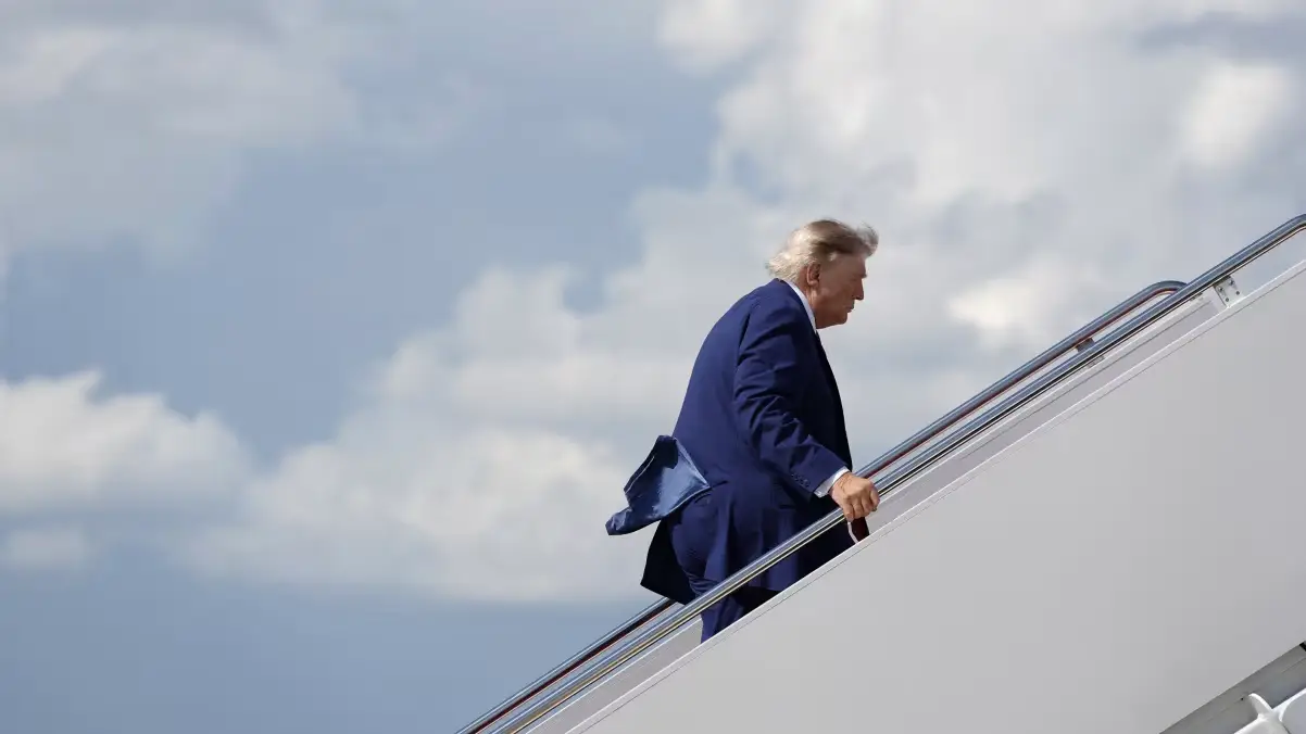 По колу! Трамп шукає вихід із війни з Іраном: США «вичерпують боєприпаси», а Тегеран тисне через Ормузьку протоку