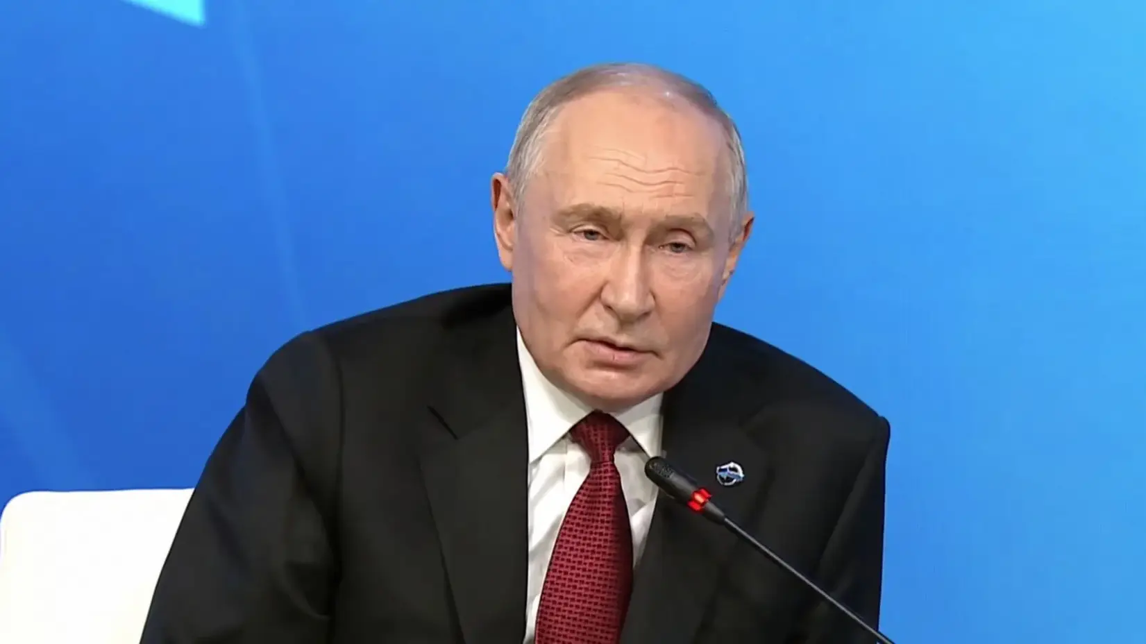 Путін заявив про удари по 100 суднах і втрату Росією 1% ВВП через атаки на НПЗ