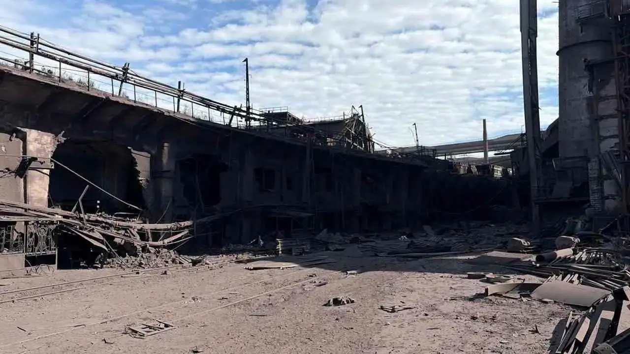 Росія вдарила по «Каметсталі» у Кам'янському: завод зупинився, пошкоджені дві доменні печі. ФОТО
