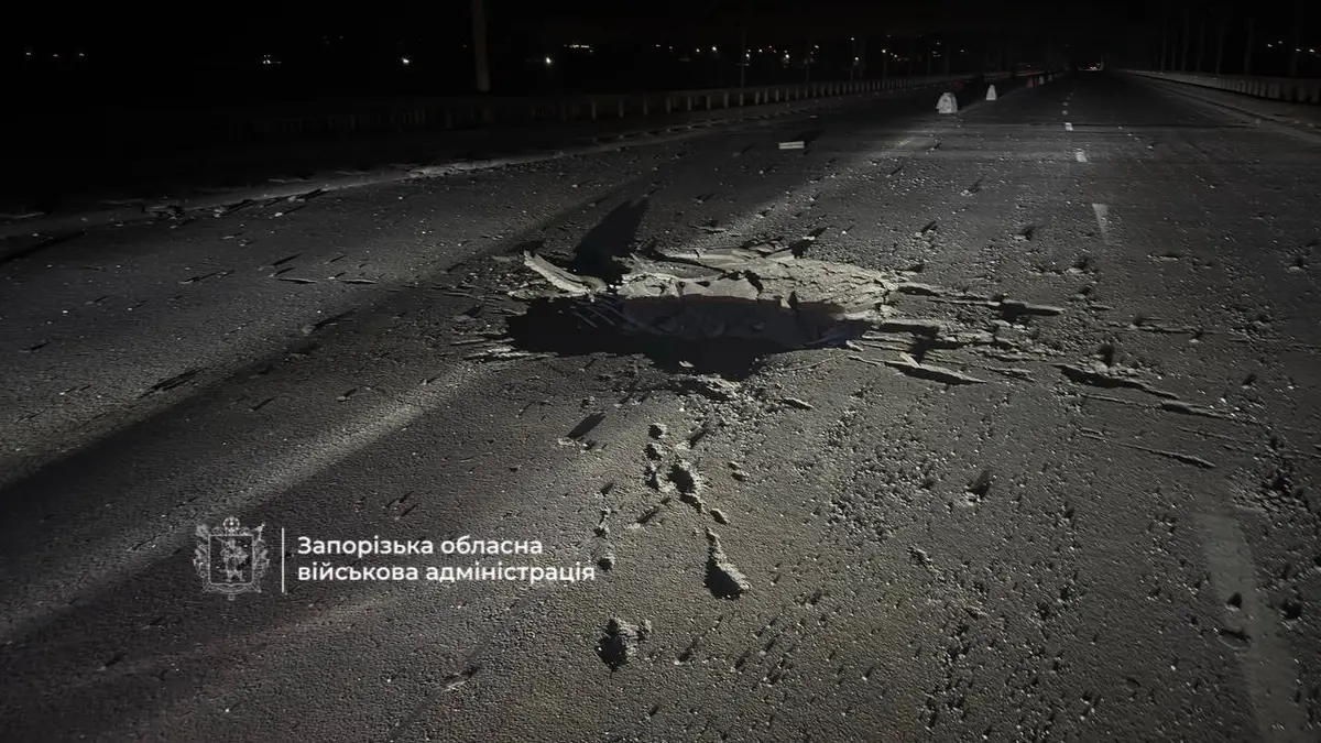 Наслідки удару по мосту в Запоріжжі: п’ятеро постраждалих після атаки