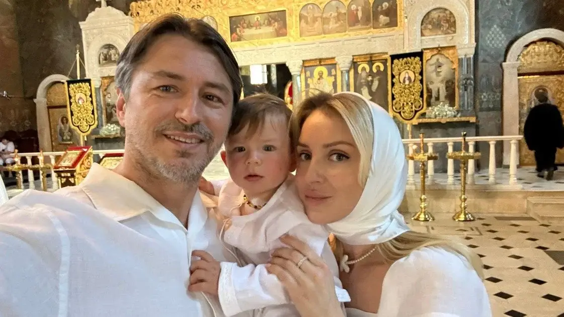Сергій Притула охрестив сина у Лаврі після обстрілу та показав його обличчя