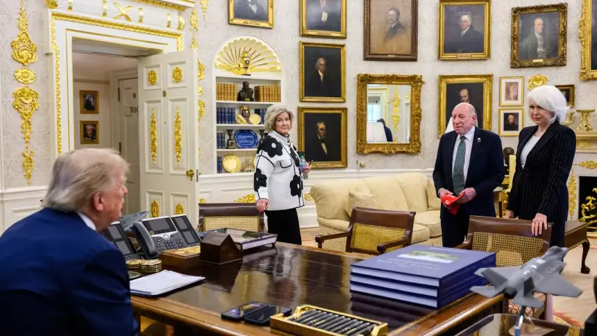 Тіна Пітерс після в’язниці дісталася до Трампа: хоче надзвичайного контролю над виборами