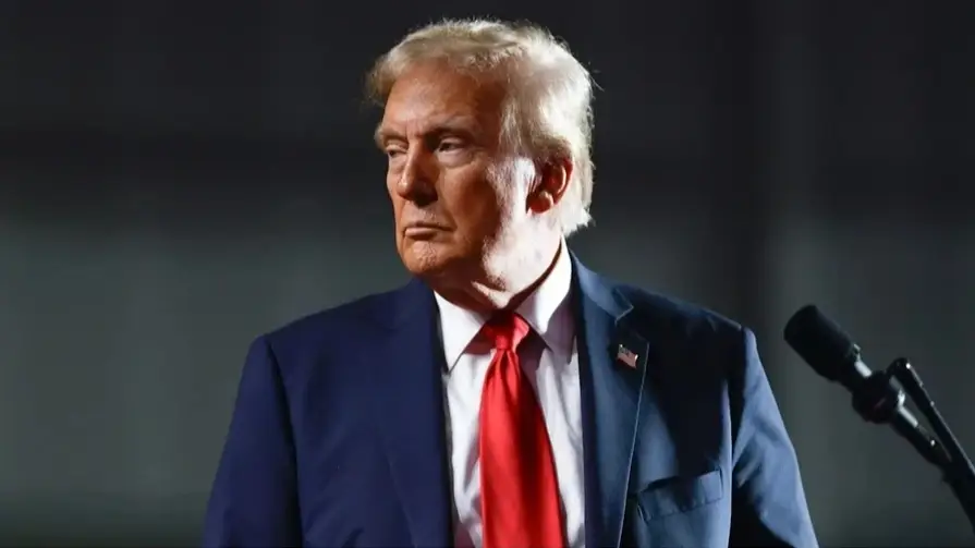 Трамп готовий ударити санкціями по росії: мита загрожують покупцям нафти, газу й урану