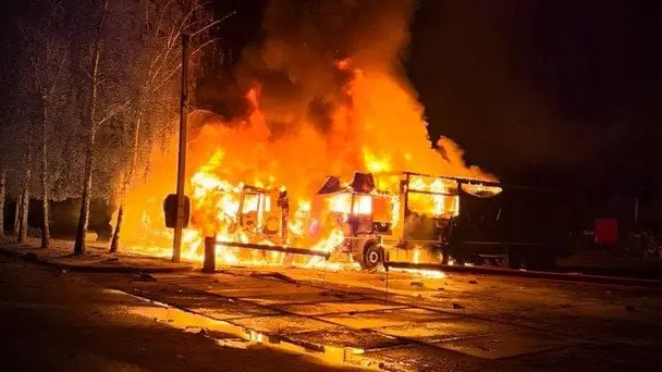 У Чернігівській області стався удар по підприємству: пожежа та один загиблий