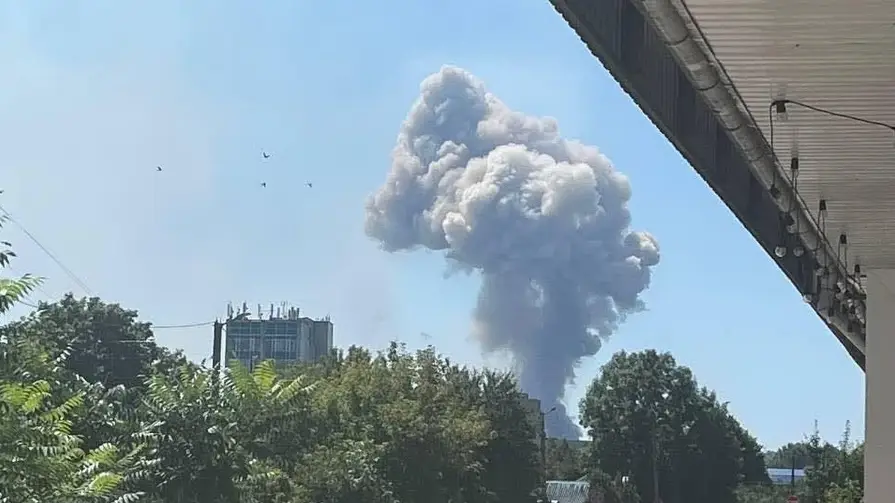 У Хмельницькому без повітряної тривоги пролунали кілька вибухів: Сергій Тюрін розкрив перші деталі