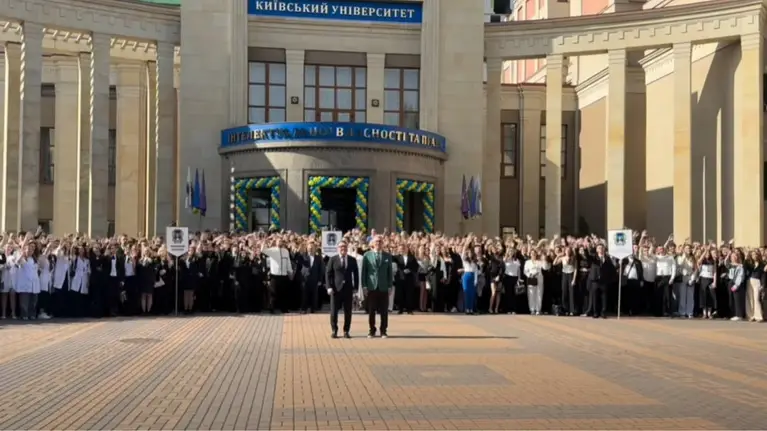 У Києві посвяту 2000 першокурсників не зупинили під час тривоги: поліція відкрила справу