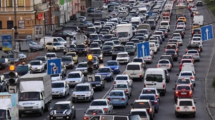 У Києві щодня зупинятимуть транспорт на 60 секунд: Кличко назвав час і дату старту