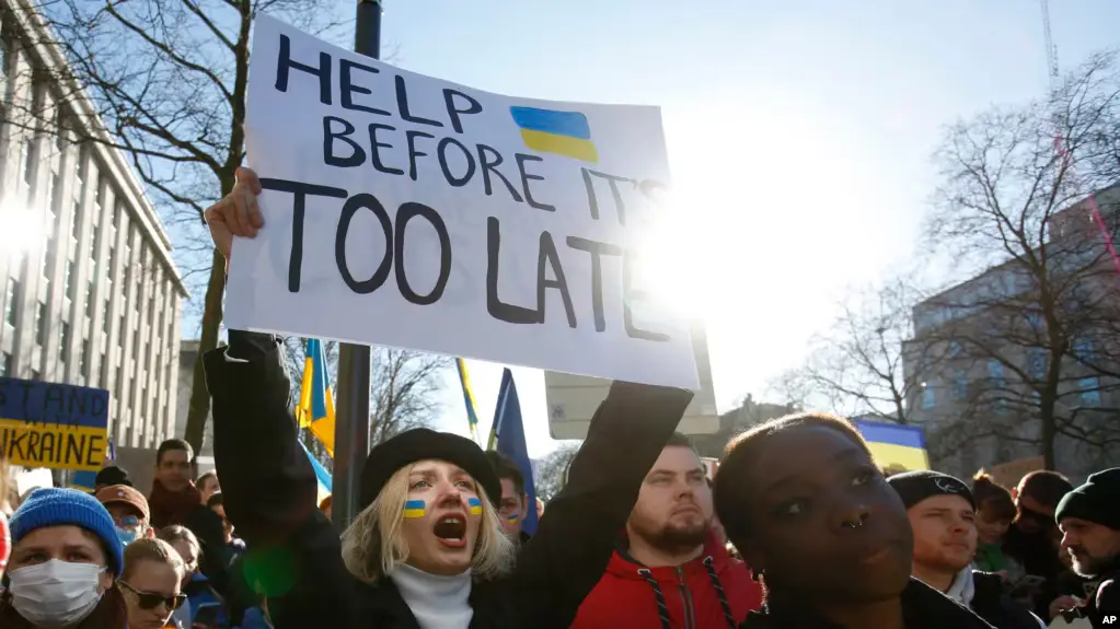 Українцям у ЄС можуть дати ще рік спокою: захист хочуть продовжити до 2028-го