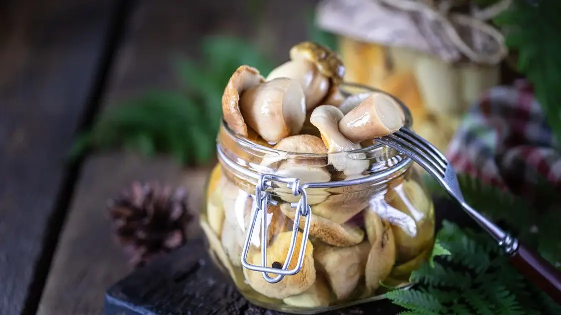 Увага! Додайте 10 ложок цього продукту — і мариновані гриби матимуть зовсім інший смак