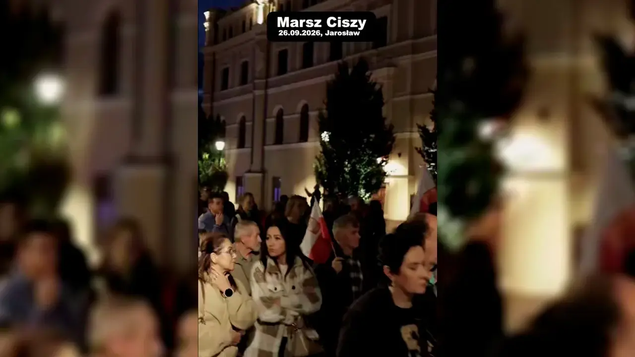 ВІДЕО! Тисячі поляків вийшли після загибелі священника, якого зарізав українець: «Ще прийде час»